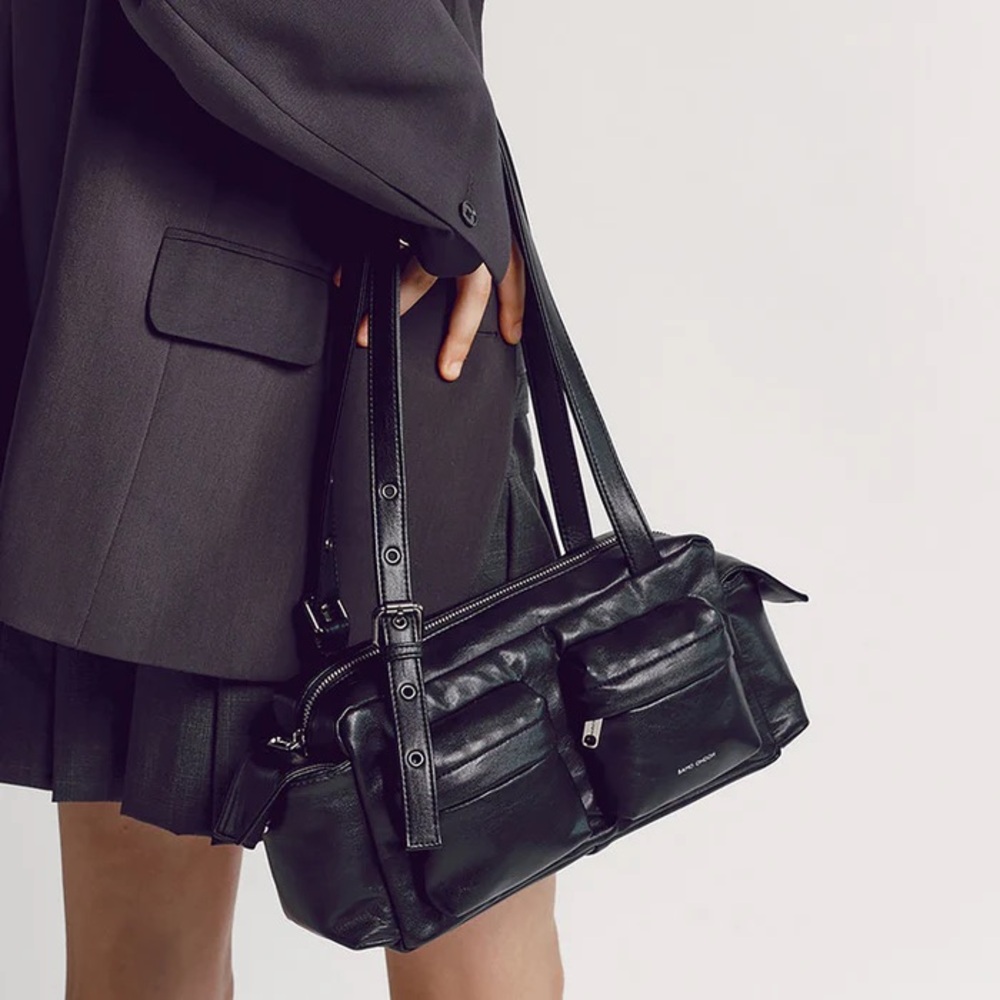 SAMO ONDOH Pocket Utility Bag M Nappa Black with keychain